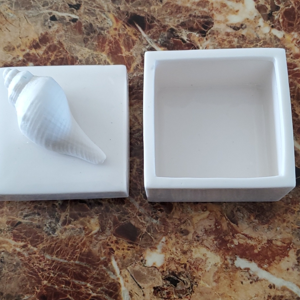 Ceramic Shell box - Picture 2 of 6